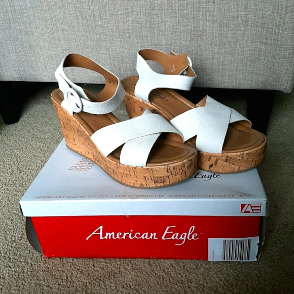 American Eagle Outfitters Shoes - Women American Eagle White Sandals Size 9